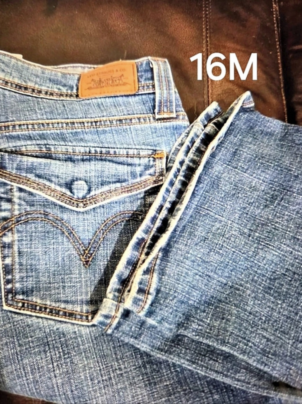 Womens Levi  Denim Jeans Size 16M Like New